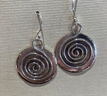 Load image into Gallery viewer, Earrings Spiral